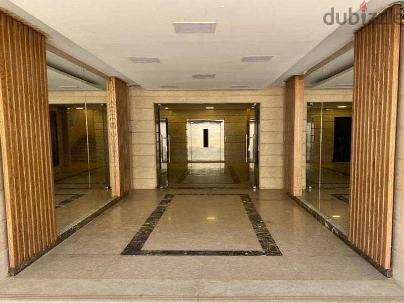 For sale a penthouse in Stone Residence compound , 3