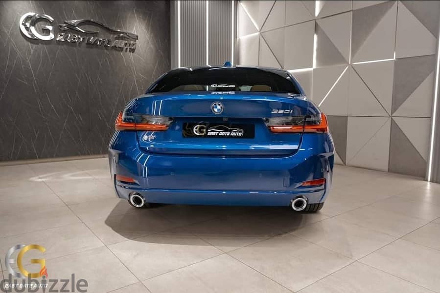 BMW 320i Luxury 8