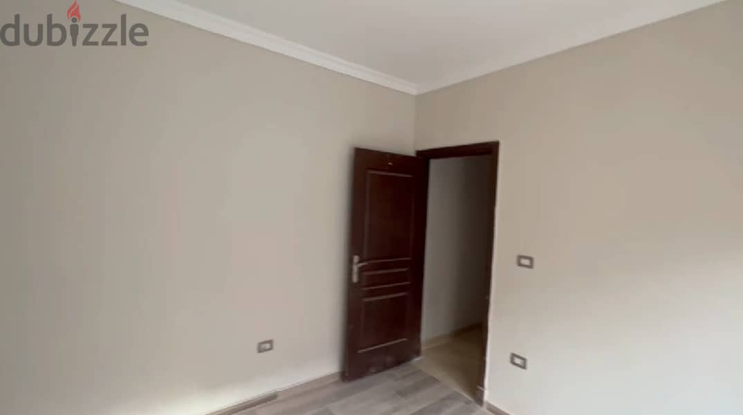 Ground floor Apartment for sale with a finished garden, 3 rooms 14