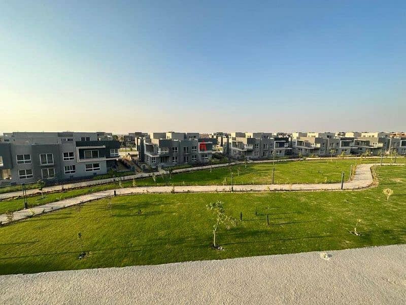 Luxurious apartment for sale, 105 sqm, with a landscape view, available on installment in one of the finest projects in Sheikh Zayed. 10