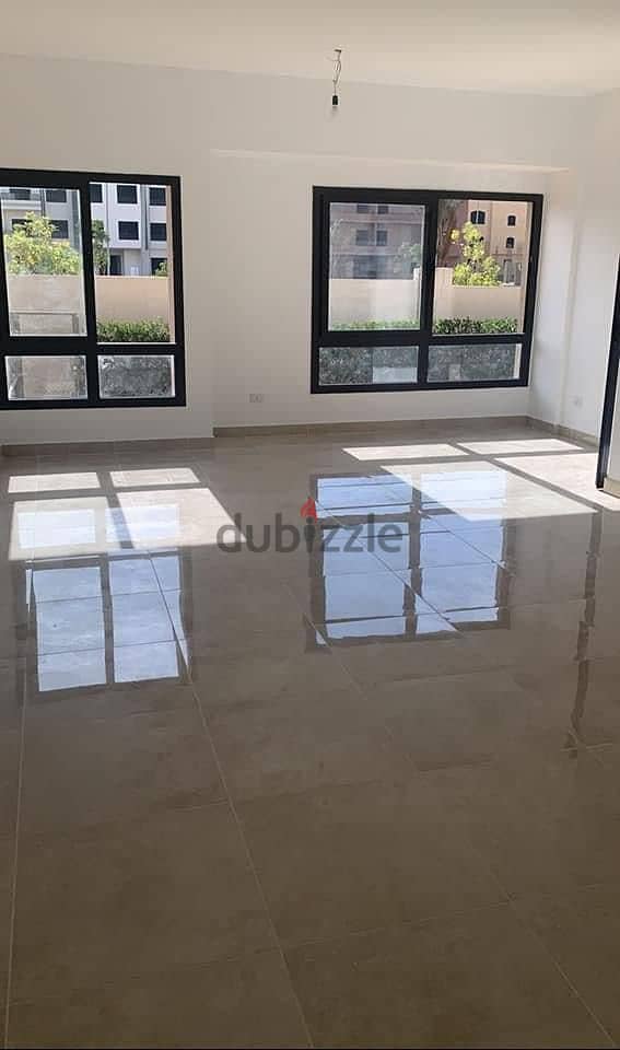 Ground floor apartment 160 sqm + garden 81 sqm located on the main 90th Street directly in the heart of the Fifth Settlement, Al Marasem Compound, Fif 1