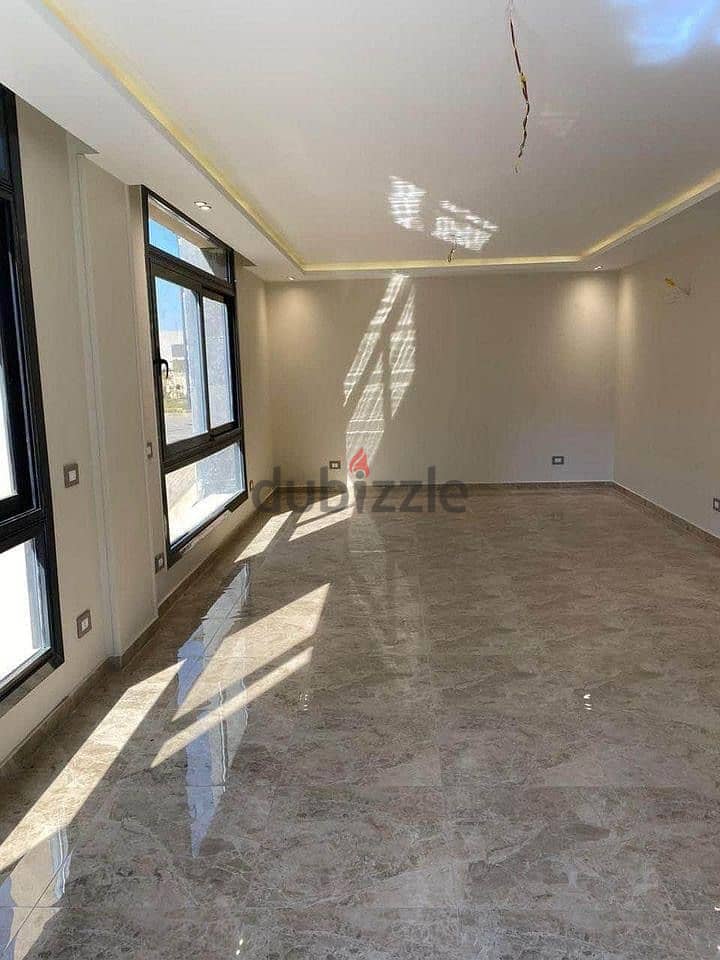 Ground floor apartment 160 sqm + garden 81 sqm located on the main 90th Street directly in the heart of the Fifth Settlement, Al Marasem Compound, Fif 5