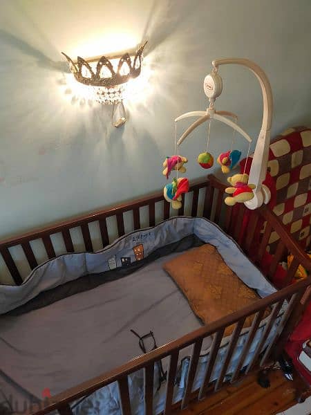 baby bed with toy 1