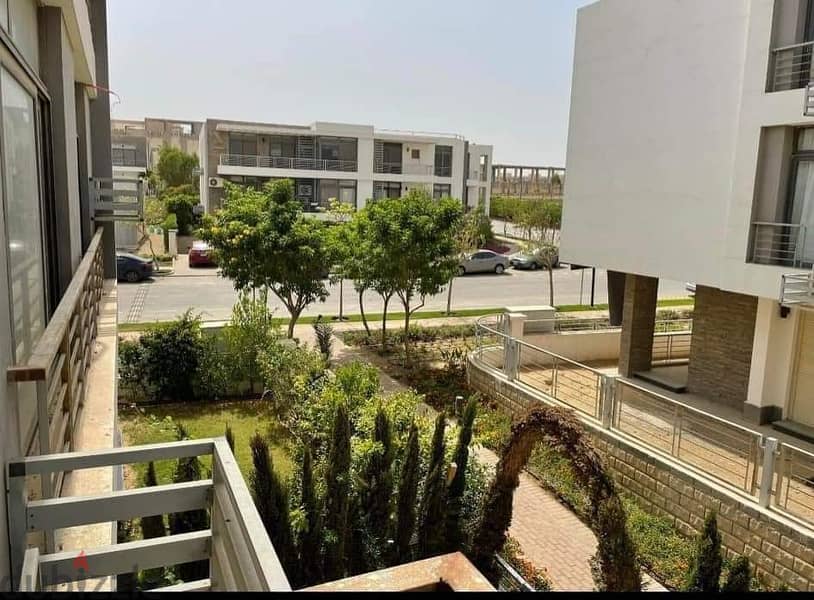 Apartment 165 m for sale in Taj City Compound, First Settlement, next to Madinaty, in front of Cairo International Airport, 70% discount installments 7