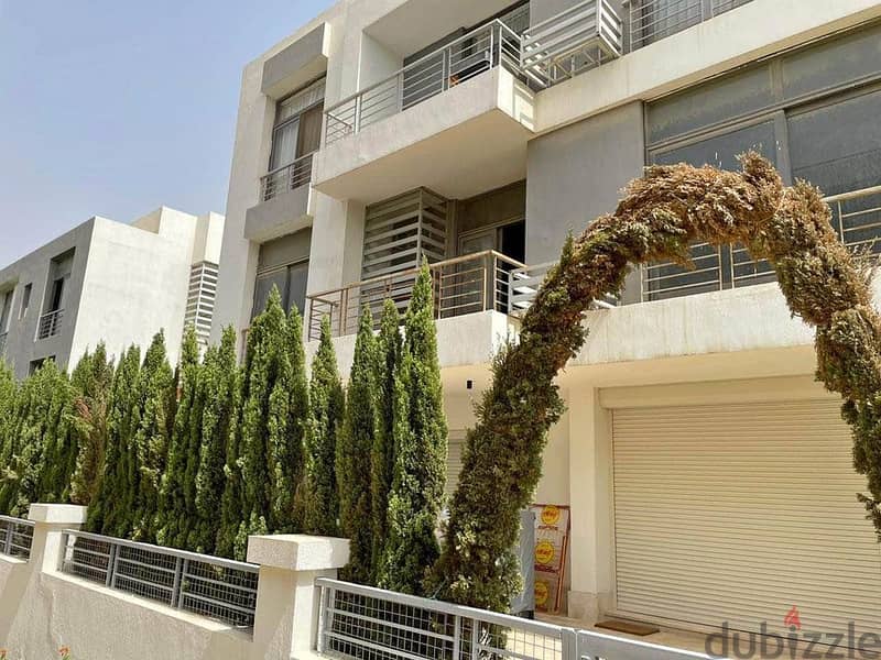 Apartment 165 m for sale in Taj City Compound, First Settlement, next to Madinaty, in front of Cairo International Airport, 70% discount installments 12