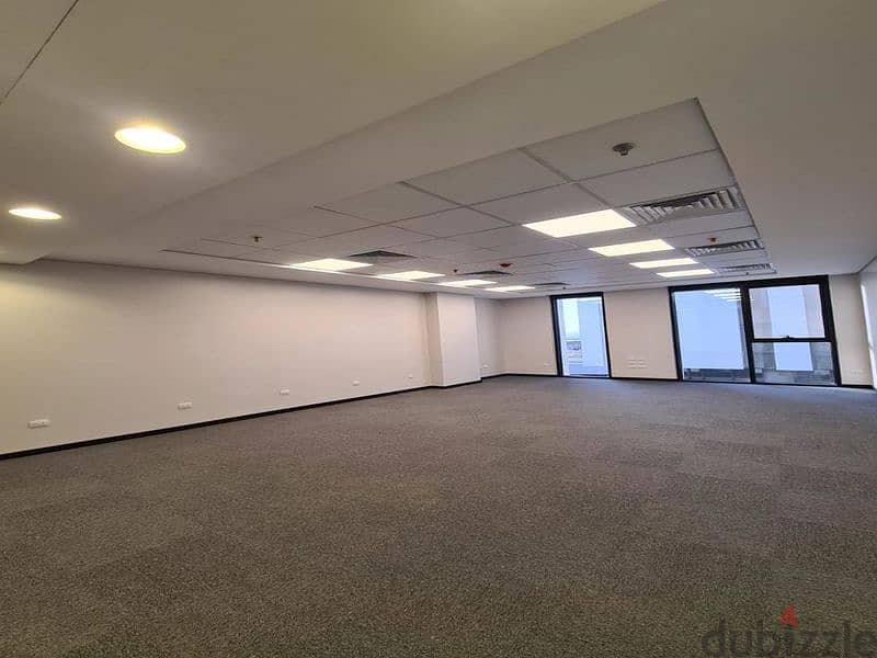Distinctive office for rent in Hyde Park - Business District 1