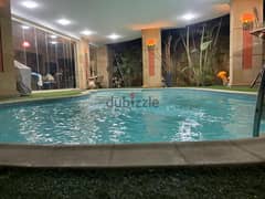 دوبلكس فيلا ٨٠٠م للايجار مفروش بالكامل بحمام سباحة خاص بالنرجس فيلات بالقاهرة الجديدة