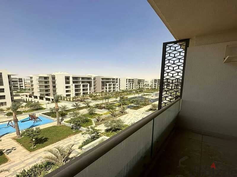 apartment in the most distinguished compound - شقه استلام فوري  علي المفتاح في اميز كمبوند في التجمع الخامس 2