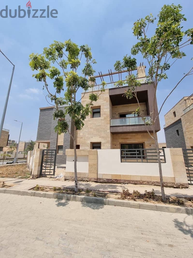 With a 37% discount, a villa for sale in Taj City, New Cairo, in front of the airport and the Kempinski Hotel, high privacy in installments over8years 12