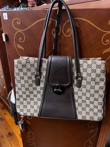 Gucci first copy used ladies hand bag 2
