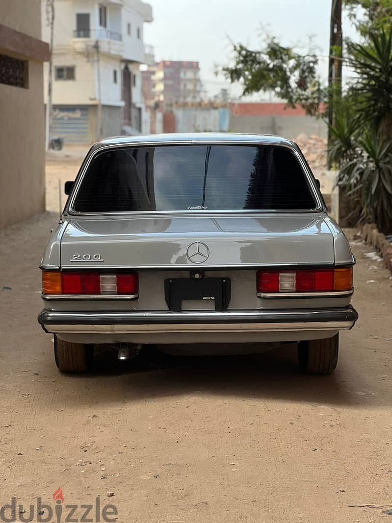 Mercedes E200 Model 1985 9