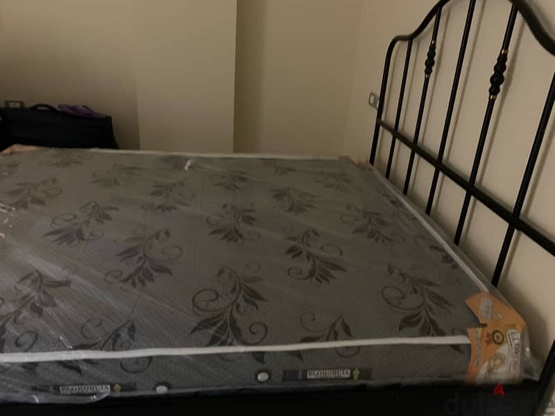 ikea black bed new with mattress سرير ايكيا ١٦٠. ٢٠٠ 1