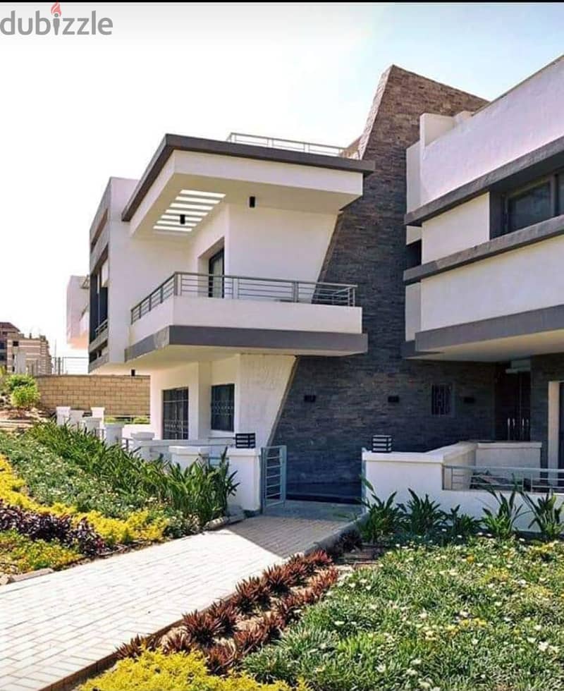 For quick sale, a 4-bedroom villa in front of Gate 3.4 of Cairo International Airport 7