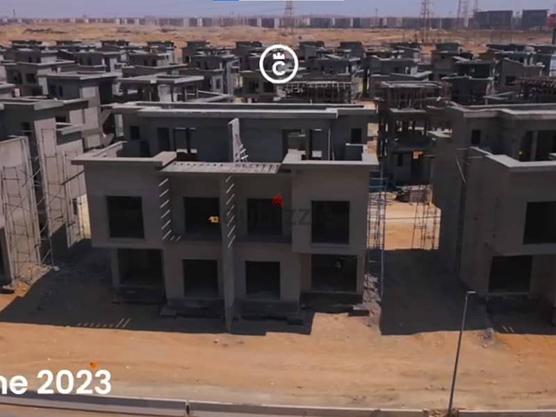 Apartment for sale in Creek Town in front of Al-Rehab Gate in the Fifth Settlement, with a down payment of 800,000 installments over 7 years 7