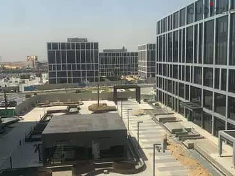 مكتب تشطيب  سوبر لوكس للبيع في كايرو فيستيفال سيتي القاهرة الجديدة 3