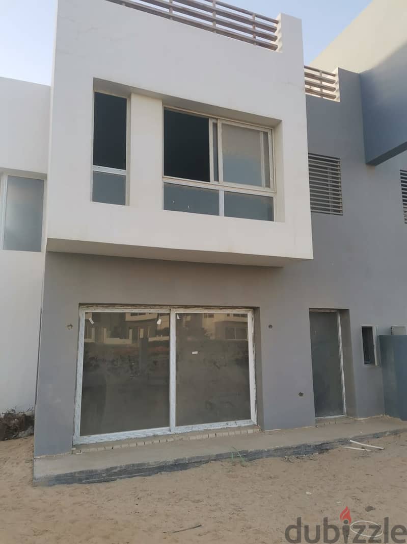 Modern Middle Townhouse 248m For Sale With Land Area 213m the best Cluster In Hyde Park Resident Compound In Fifth Settlement 3