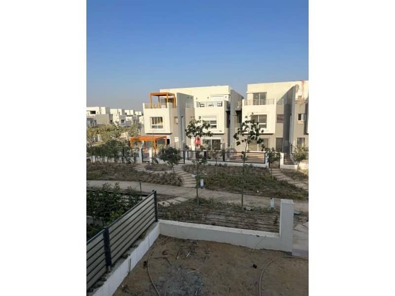 Modern Townhouse 208m With Land 200m For Sale In Hyde Park In Fifth Settlement 5