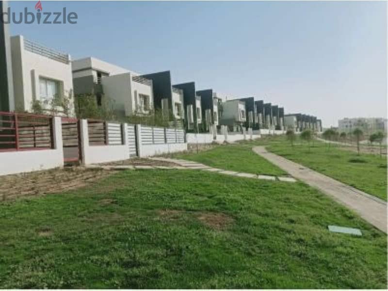 Modern Townhouse 208m With Land 200m For Sale In Hyde Park In Fifth Settlement 8