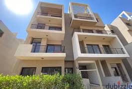 An apartment ready to move in, immediate receipt, fully finished, in the most important location in the Fifth Settlement in Al Marasem Compound, 0