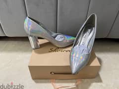silver heels - جزمة بكعب فضى