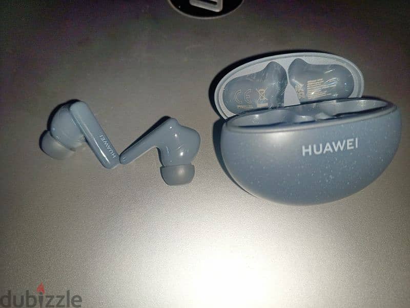 سماعة Huawei Freebuds 5i مستعملة 1