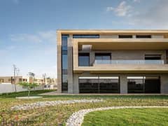 Standalone villa for sale directly in front of Cairo Airport, فيلا Standalone  للبيع أمام مطارالقاهرة مباشرة بالقسط على 8 سنين