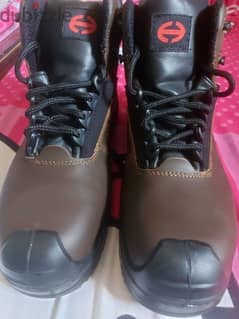 Heckel high safety work shoes
Size 42
Made in France