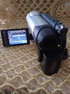 للبيع كاميرا سوني هاندي كام HANDYCAM DCR-DVD608E وSONY DCR-TRV265E