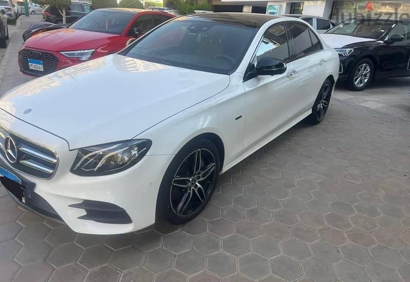 Mercedes E350 50000 km only AMG fully loaded 1