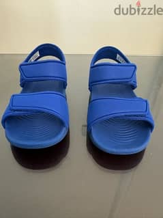 Addidas sandal excellent condition 0