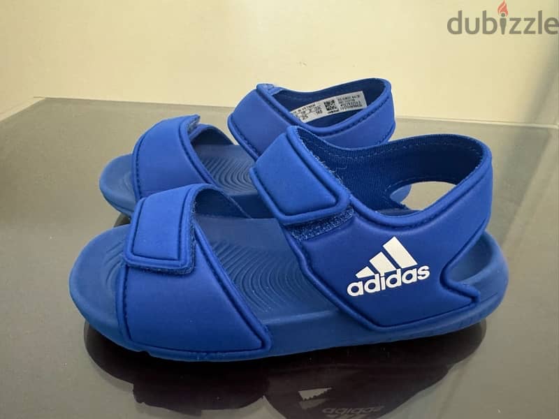 Addidas sandal excellent condition 1