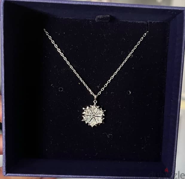 Valentine’s Swarovski Necklace - Magic Snowflake Pendant 1