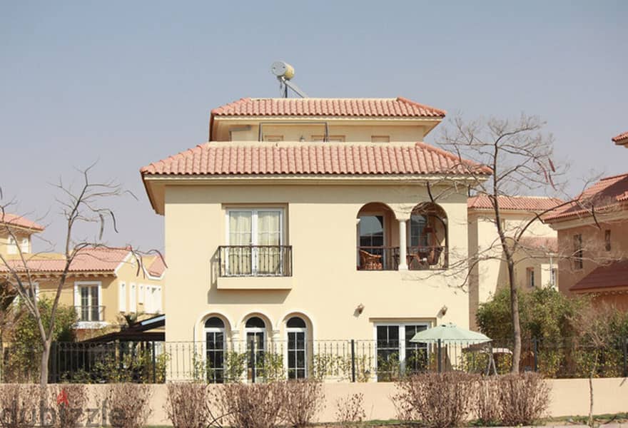 Twin villa with 8 years installments 237m in Hyde Park New Cairo  هايد بارك التجمع الخامس 19