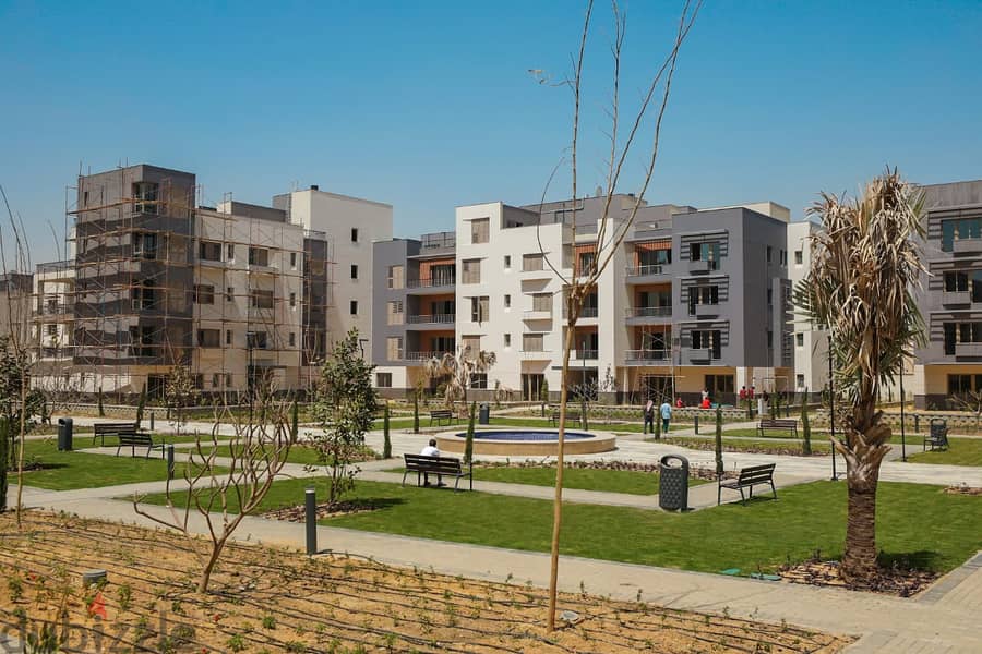 Ready to move town villa 258m with installments in District 5 New Cairo  دستريكت 5  التجمع الخامس 2