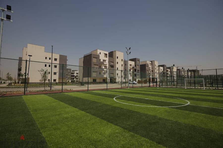 Ready to move town villa 258m with installments in District 5 New Cairo  دستريكت 5  التجمع الخامس 21