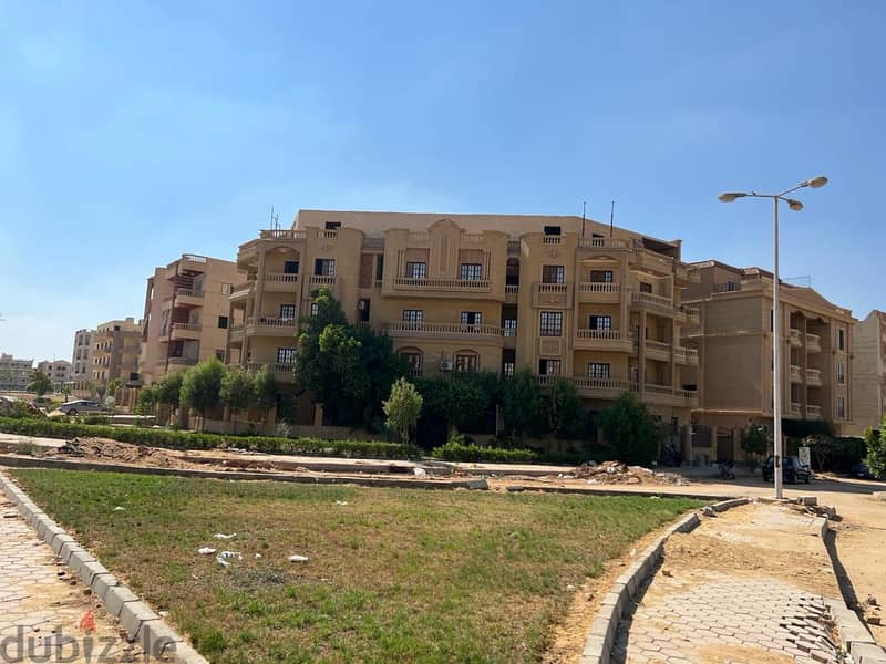 Immediate receipt of a 230 sqm front roof in El Shorouk with reconciliation and all facilities 3
