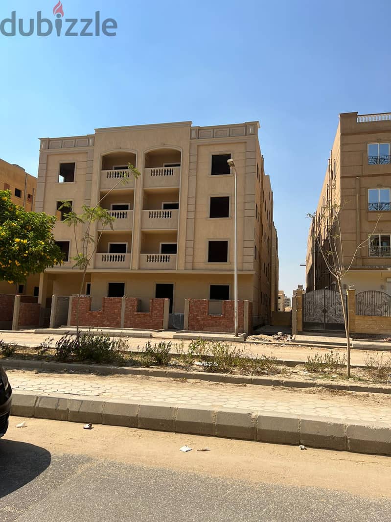 Immediate receipt of a 176 sqm apartment in front of a recurring floor at a snapshot price in Shorouk City 3
