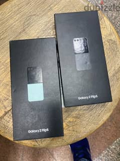 Galaxy Z Flip 5 512G Black Mint 256G Cremi Black جديد متبرشم 0