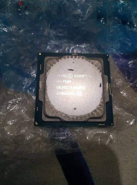 2 processor 1 i5 7500 + 1 i3 7100 2