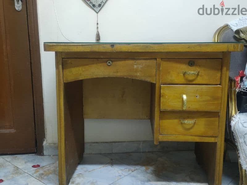 wooden desk مكتب 3