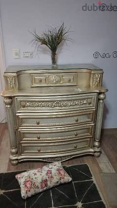 Golden Vintage Dresser Chests of Drawers 0
