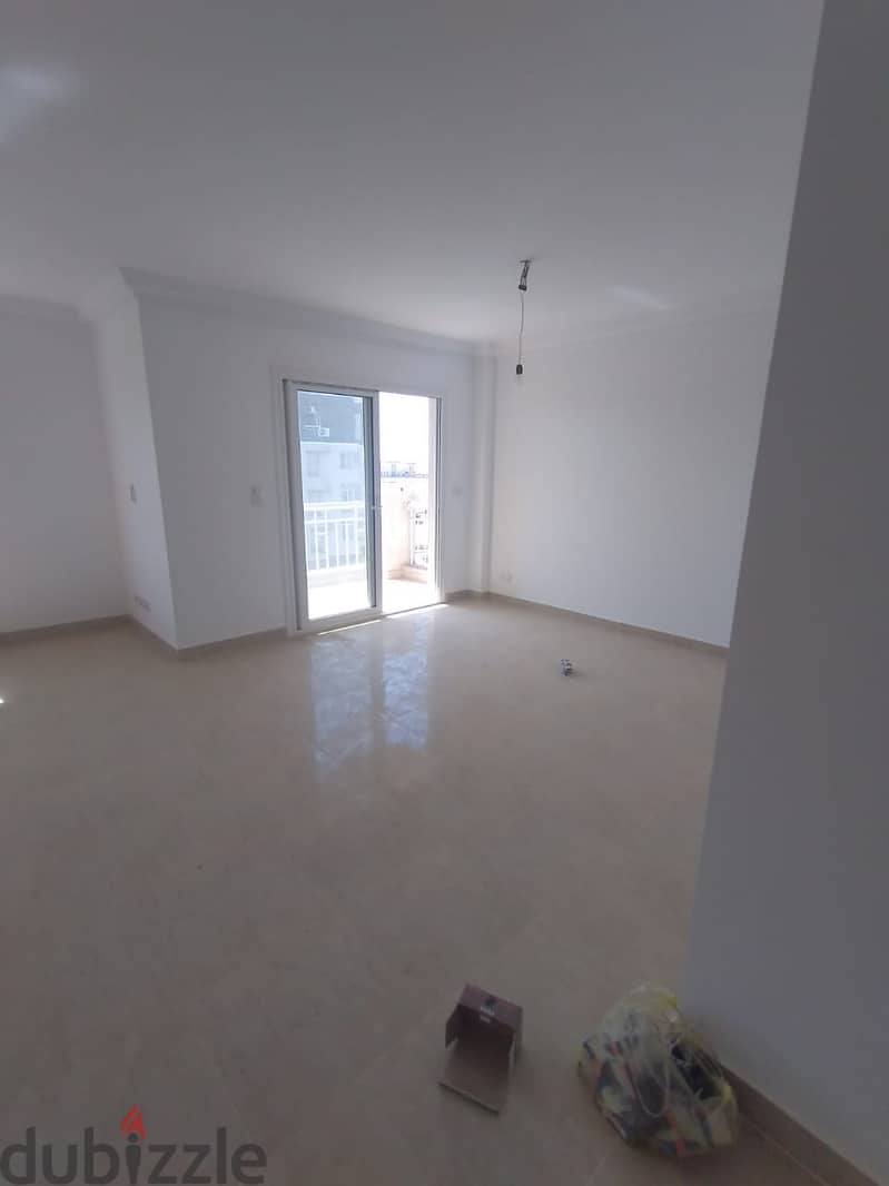 Apartment for sale, 200 square meters, direct view of the canal, best location. 5