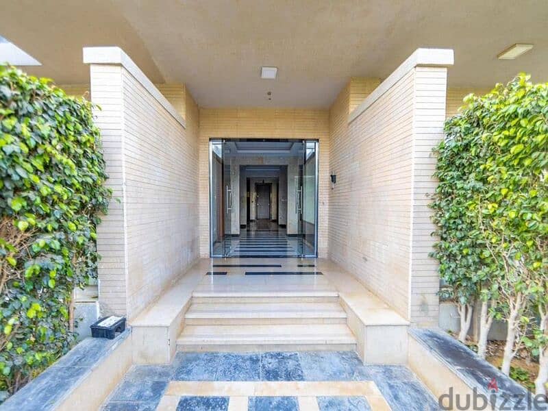 Apartment with private garden, immediate receipt, Ready to move in the heart of New Cairo with a 10% down payment in Galleria 11