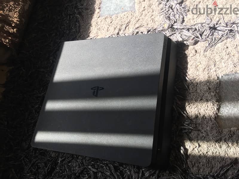 ps4 slim with one controller 1