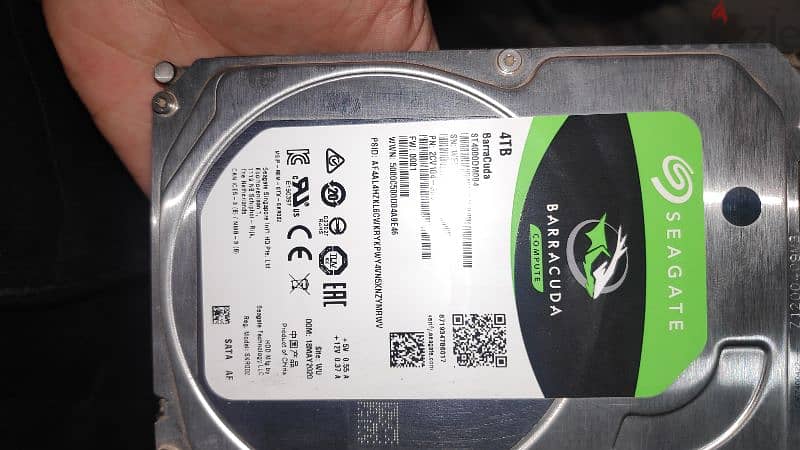 Seagate barracuda 4tb 256Mb cache 5400 rpm استعمال شخصى شراء جديد 4