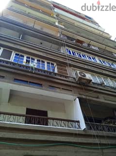 شقة بشبرا مصر بالقرب من شارع شبرا