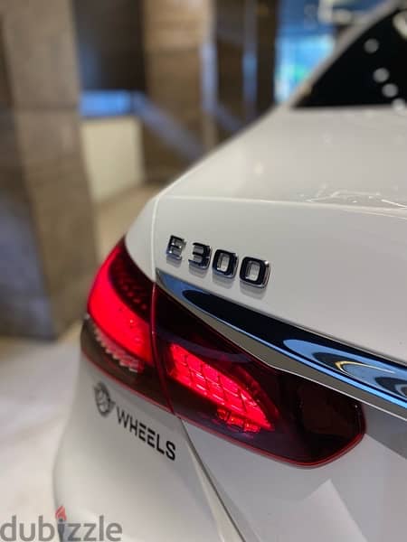 Mercedes-Benz E300 2023 3