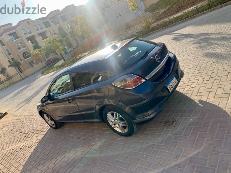 Opel Astra GTC 2008 4