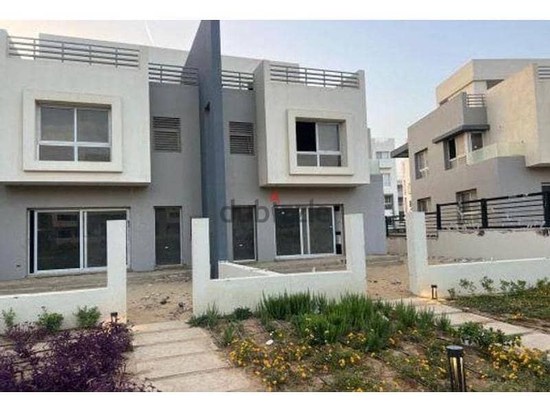 Under Market Price Ready To Move Townhouse 242m - Hydepark 2