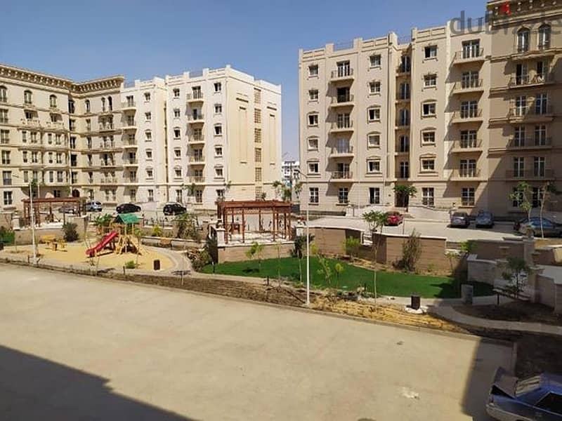 Amazing Apartment at Hyde park (Ncv) for sale prime location over looking greenery area landscape view 5